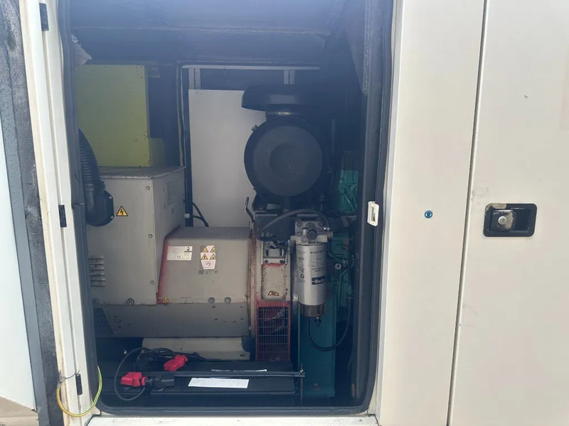 Set generatora GESAN DVR 250 Volvo Stamford 275 kVA Silent Rental generatorset: slika 15 Set generatora GESAN DVR 250 Volvo Stamford 275 kVA Silent Rental generatorset: slika 15