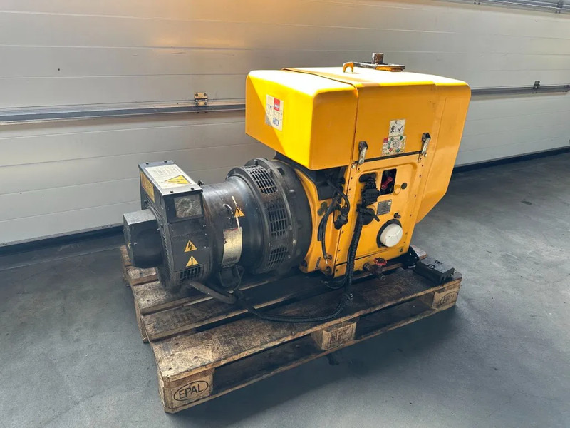Hatz 2L41C Stamford 17.5 kVA Silentpack generatorset - Set generatora: slika 3 Hatz 2L41C Stamford 17.5 kVA Silentpack generatorset - Set generatora: slika 3
