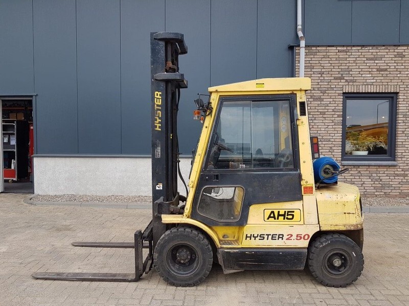 Hyster H2.50XM 2.5 ton Duplex Sideshift LPG Heftruck - Gasni viljuškar: slika 1 Hyster H2.50XM 2.5 ton Duplex Sideshift LPG Heftruck - Gasni viljuškar: slika 1