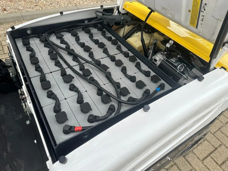 Električni viljuškar Hyster J1.8XN MWB 1.8 ton Triplex Freelift Sideshift Positioner Elektra Heftruck Accu 2023: slika 20 Električni viljuškar Hyster J1.8XN MWB 1.8 ton Triplex Freelift Sideshift Positioner Elektra Heftruck Accu 2023: slika 20