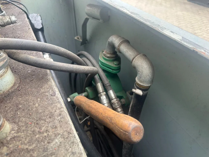 Rezervoar za skladištenje IBC Steenbergen Kiwa IBC 2000 liter dieseltank met handpomp Milieutank: slika 8 Rezervoar za skladištenje IBC Steenbergen Kiwa IBC 2000 liter dieseltank met handpomp Milieutank: slika 8