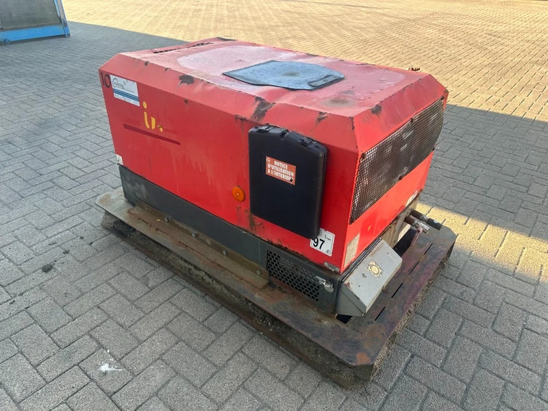 Kompresor za vazduh Ingersoll Rand 720 R1051SF Kubota D1005 Diesel Compressor 2000 L / min 17.5 kW 8.6 Bar: slika 14 Kompresor za vazduh Ingersoll Rand 720 R1051SF Kubota D1005 Diesel Compressor 2000 L / min 17.5 kW 8.6 Bar: slika 14