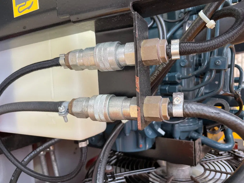 Kompresor za vazduh Kaeser M27 Kubota 2,7 m3 / min 7 Bar 18 kW Mobiele Silent Diesel Compressor: slika 9