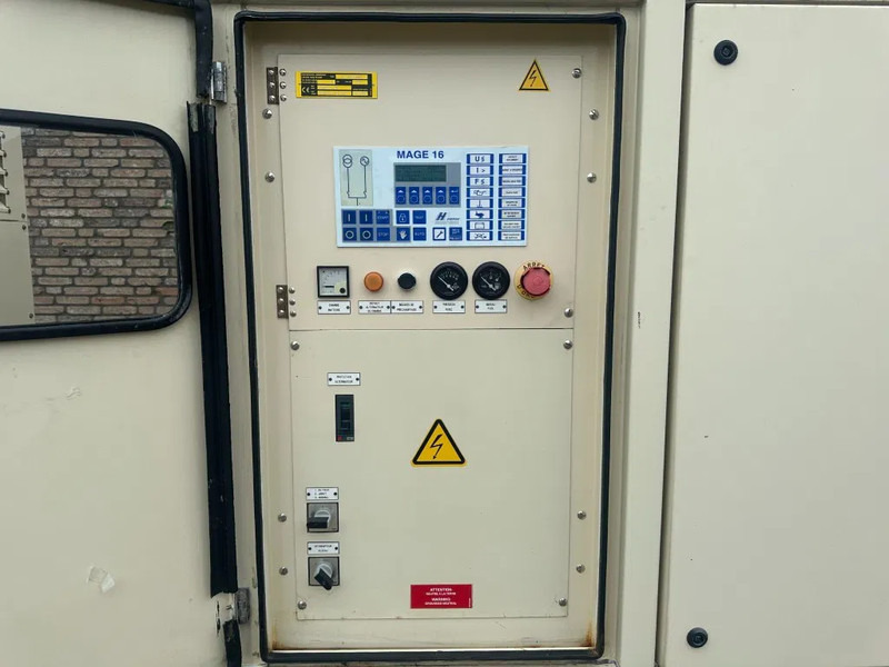 Lombardini LDW 702 Mecc Alte Spa 5 kVA Supersilent noodstroom generatorset as New ! - Set generatora: slika 3 Lombardini LDW 702 Mecc Alte Spa 5 kVA Supersilent noodstroom generatorset as New ! - Set generatora: slika 3