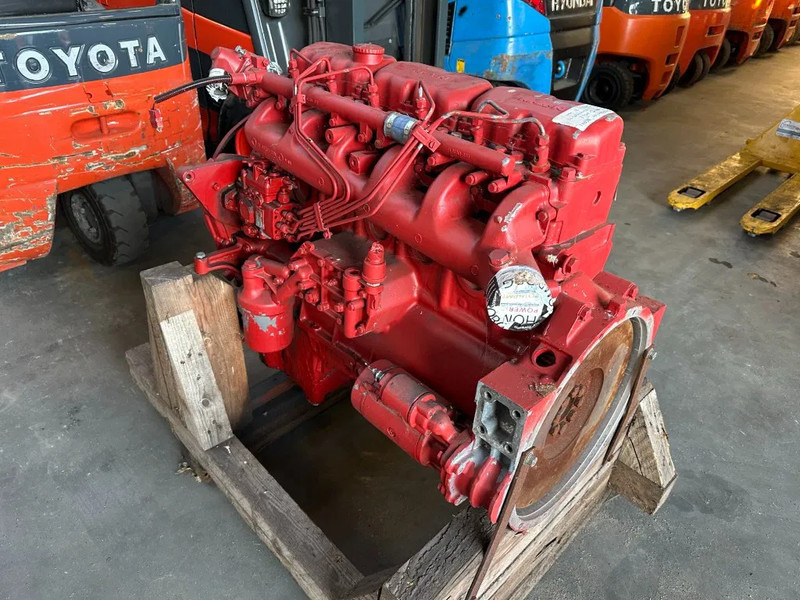 MAN D 0226 M 66 kW / 90 PK 6 cilinder diesel engine parts - Motor za Oprema za rukovanje materijalima: slika 4 MAN D 0226 M 66 kW / 90 PK 6 cilinder diesel engine parts - Motor za Oprema za rukovanje materijalima: slika 4