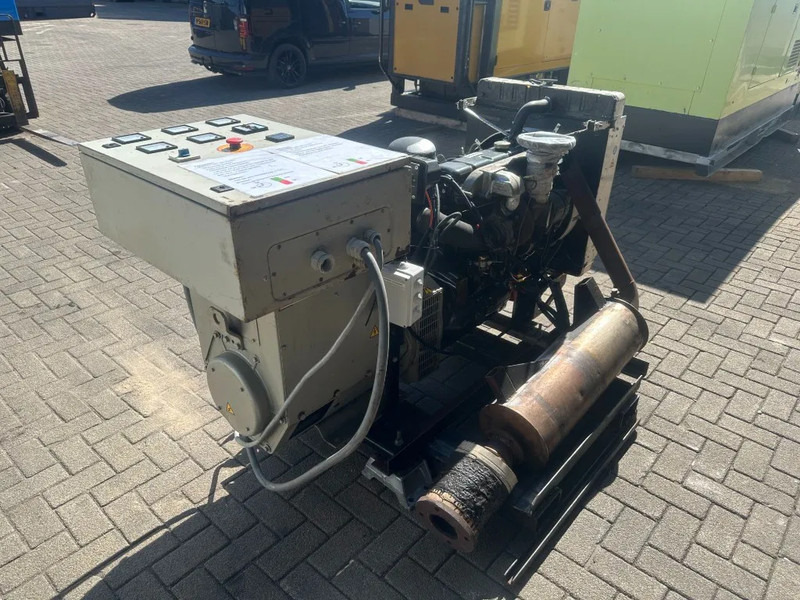 Perkins T4.236 Stamford 60 kVA generatorset 645 hours ! - Set generatora: slika 3 Perkins T4.236 Stamford 60 kVA generatorset 645 hours ! - Set generatora: slika 3
