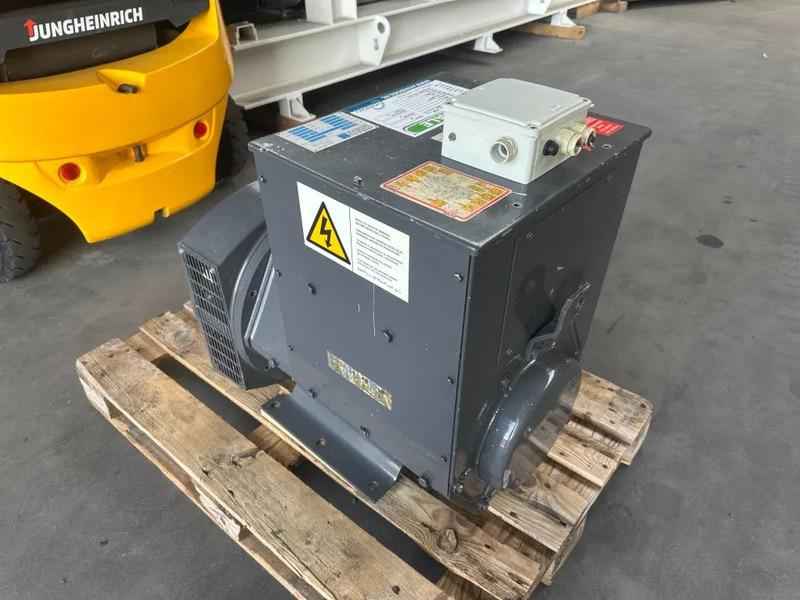 Stamford UC.I224F2 Generatordeel 65 kVA Alternator as New ! - Set generatora: slika 5 Stamford UC.I224F2 Generatordeel 65 kVA Alternator as New ! - Set generatora: slika 5