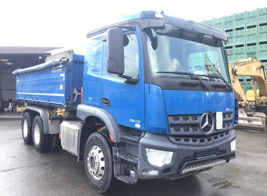 Mercedes Benz Arocs 2643 6×4 Euro 6 - Istovarivač: slika 4 Mercedes Benz Arocs 2643 6×4 Euro 6 - Istovarivač: slika 4