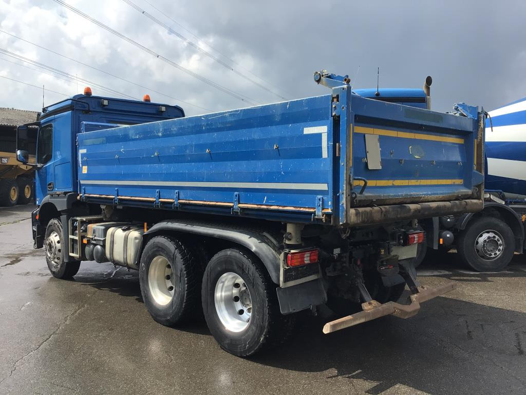 Mercedes Benz Arocs 2643 6×4 Euro 6 - Istovarivač: slika 3 Mercedes Benz Arocs 2643 6×4 Euro 6 - Istovarivač: slika 3