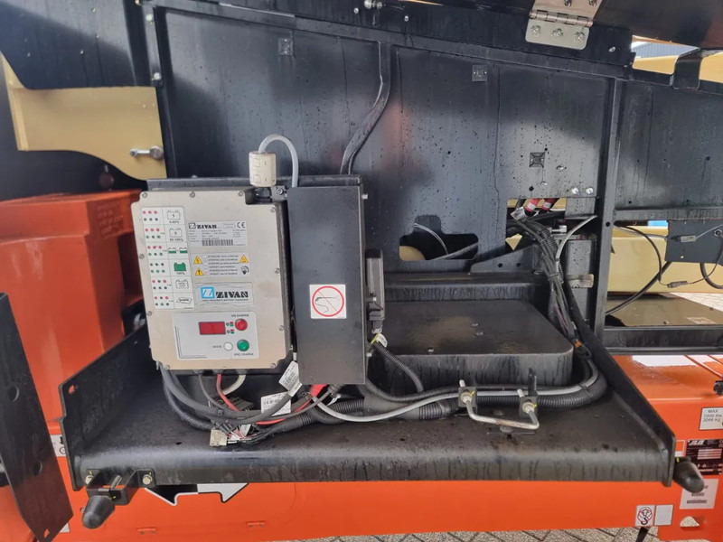 Zglobna platforma JLG EC450AJ - 76 uur: slika 12