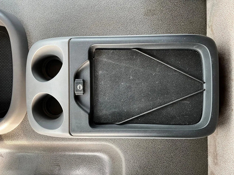 Kamion sa golom šasijom i zatvorenom kabinom DAF CF 260 CF 260 FA CHASSIS CABINE EURO 6: slika 18 Kamion sa golom šasijom i zatvorenom kabinom DAF CF 260 CF 260 FA CHASSIS CABINE EURO 6: slika 18