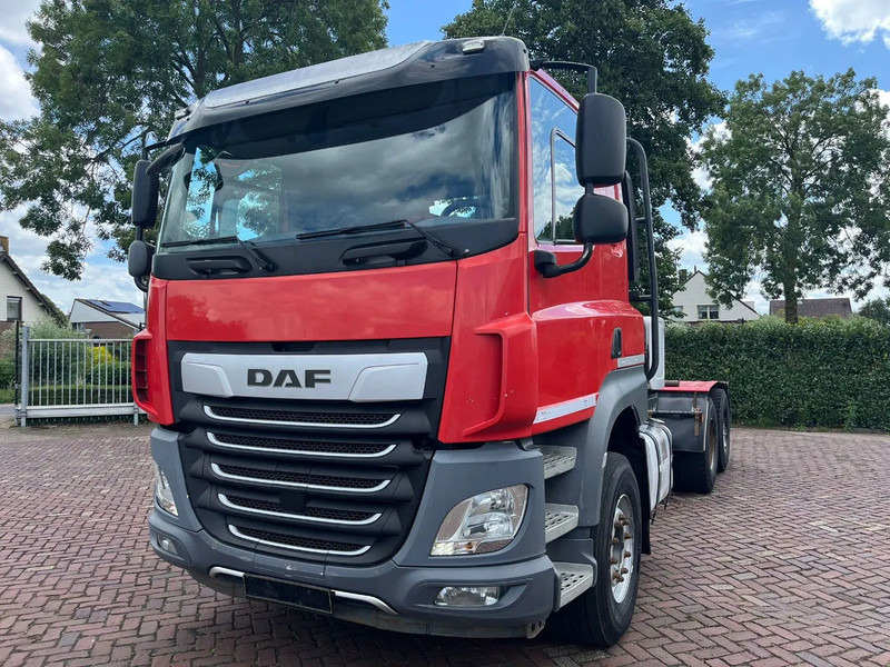 DAF CF 530 FAT intarder - Kamion sa zatvorenim sandukom: slika 2 DAF CF 530 FAT intarder - Kamion sa zatvorenim sandukom: slika 2