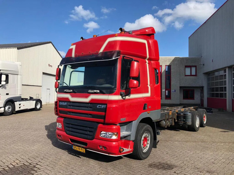 DAF CF 85 FAN CF 85.410 EURO 5 - Kamion sa golom šasijom i zatvorenom kabinom: slika 3 DAF CF 85 FAN CF 85.410 EURO 5 - Kamion sa golom šasijom i zatvorenom kabinom: slika 3