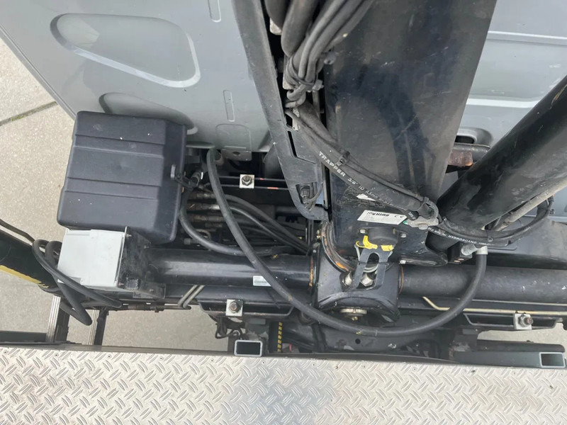 Kamion sa dizalicom, Kamion sa tovarnim sandukom DAF LF 45 FA: slika 20