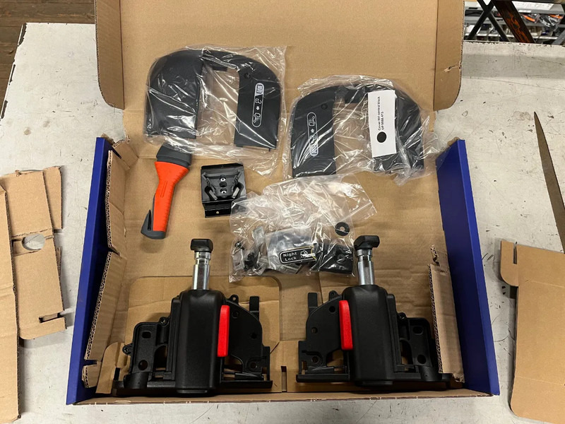 DAF Nightlock set XF106 - Vrata i delovi za Kamion: slika 5 DAF Nightlock set XF106 - Vrata i delovi za Kamion: slika 5