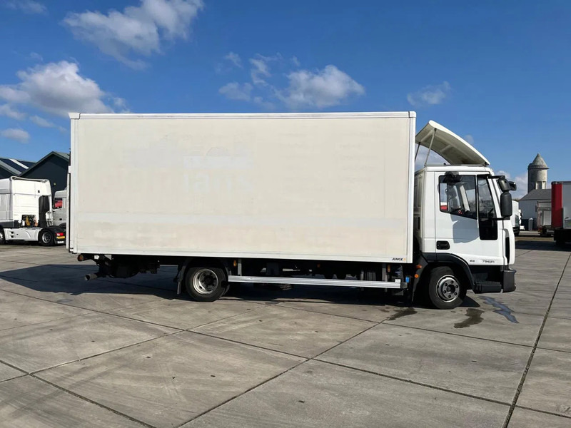 Iveco EuroCargo 75 E21 MANUAL - Kamion sa zatvorenim sandukom: slika 5 Iveco EuroCargo 75 E21 MANUAL - Kamion sa zatvorenim sandukom: slika 5