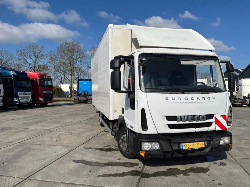 Iveco EuroCargo 75 E21 MANUAL - Kamion sa zatvorenim sandukom: slika 3 Iveco EuroCargo 75 E21 MANUAL - Kamion sa zatvorenim sandukom: slika 3