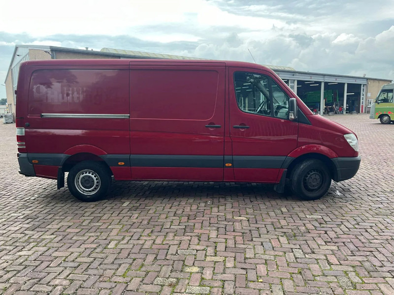 Mercedes-Benz Sprinter 313 CDI L2H1 - Furgon: slika 4 Mercedes-Benz Sprinter 313 CDI L2H1 - Furgon: slika 4