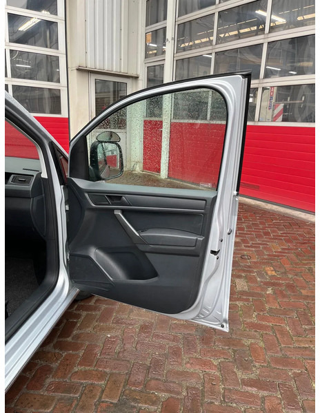 Mali kombi Volkswagen Caddy: slika 16