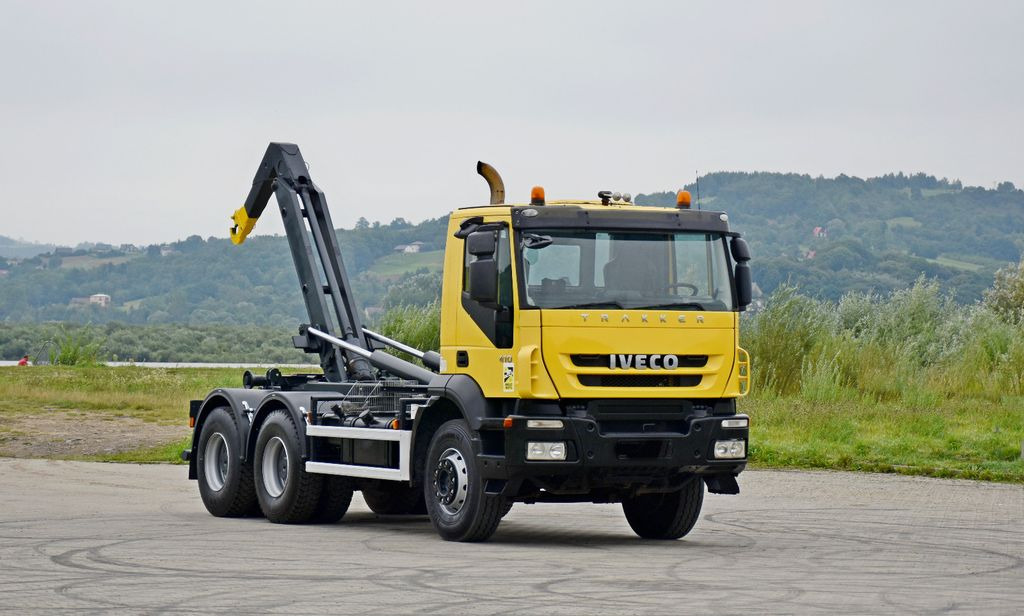 Iveco TRAKKER 410 * ABROLLKIPPER * 6x4 * TOPZUSTAND - Kamion sa hidrauličnom kukom: slika 2 Iveco TRAKKER 410 * ABROLLKIPPER * 6x4 * TOPZUSTAND - Kamion sa hidrauličnom kukom: slika 2