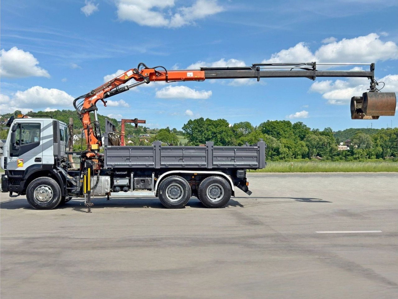 Iveco TRAKKER 410*Kipper 5,20m*ATLAS 165.2E * FUNK/6x4 Iveco TRAKKER 410*Kipper 5,20m*ATLAS 165.2E * FUNK/6x4 - Istovarivač, Kamion sa dizalicom: slika 5 Iveco TRAKKER 410*Kipper 5,20m*ATLAS 165.2E * FUNK/6x4 Iveco TRAKKER 410*Kipper 5,20m*ATLAS 165.2E * FUNK/6x4 - Istovarivač, Kamion sa dizalicom: slika 5