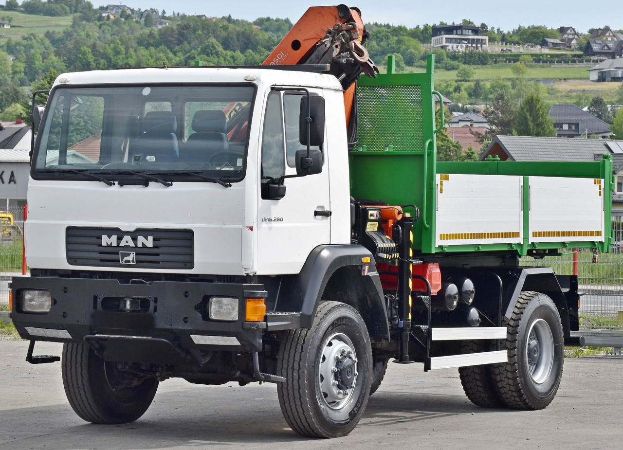 MAN LE 18.280 Kipper 3,70 m + PK 9501 /4x4 - Istovarivač, Kamion sa dizalicom: slika 4 MAN LE 18.280 Kipper 3,70 m + PK 9501 /4x4 - Istovarivač, Kamion sa dizalicom: slika 4