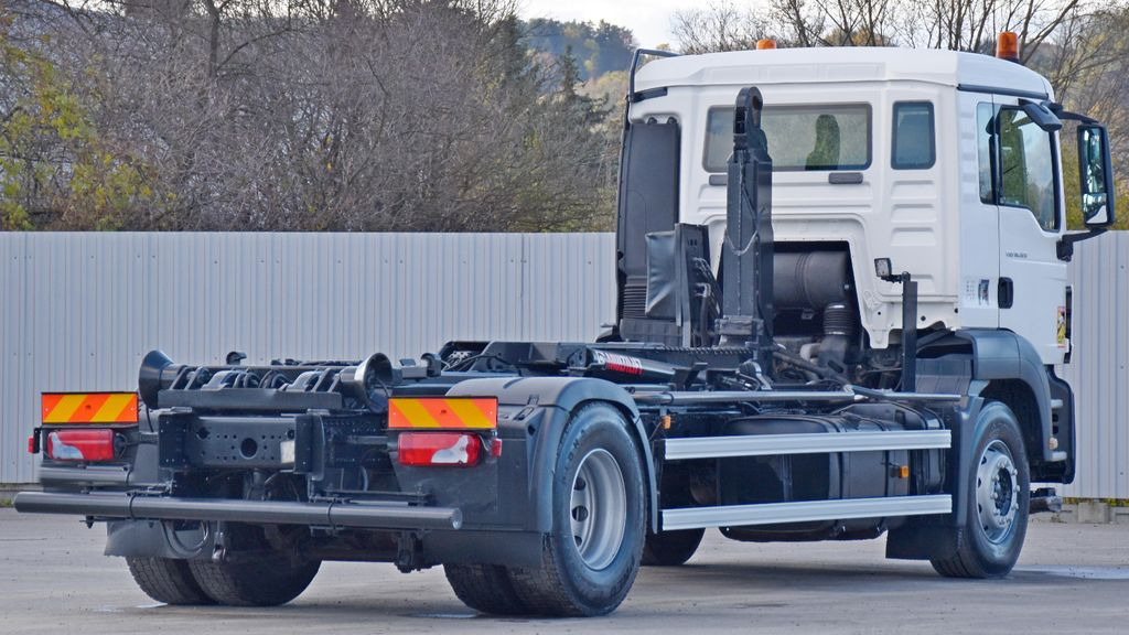 MAN TGS 18.320 Abrollkipper * Top Zustand! MAN TGS 18.320 Abrollkipper * Top Zustand! - Kamion sa hidrauličnom kukom: slika 5 MAN TGS 18.320 Abrollkipper * Top Zustand! MAN TGS 18.320 Abrollkipper * Top Zustand! - Kamion sa hidrauličnom kukom: slika 5