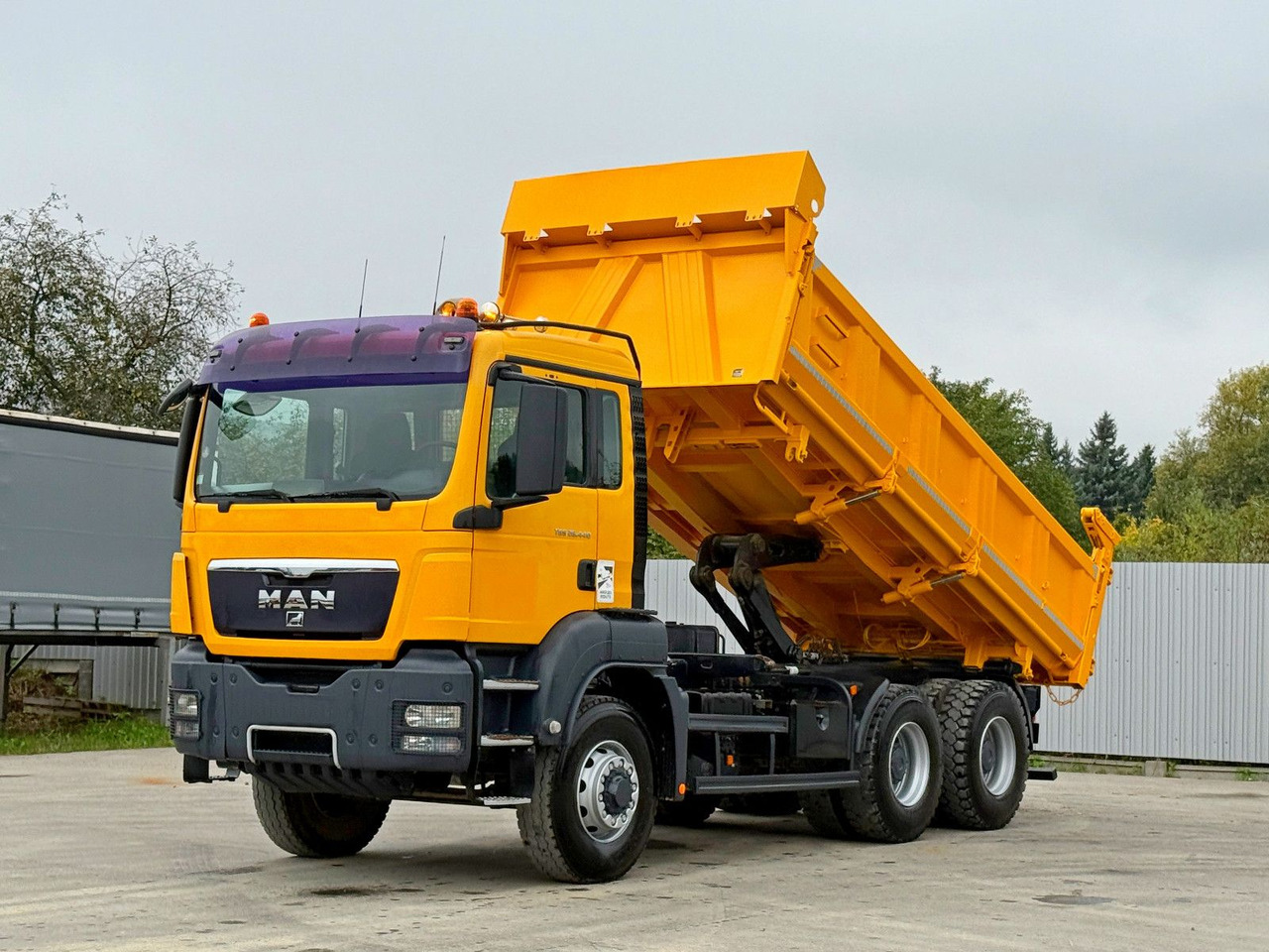 MAN TGS 26.440 * Kipper 5,20m+BORDMATIC * 6x6 * TOP - Istovarivač: slika 2 MAN TGS 26.440 * Kipper 5,20m+BORDMATIC * 6x6 * TOP - Istovarivač: slika 2