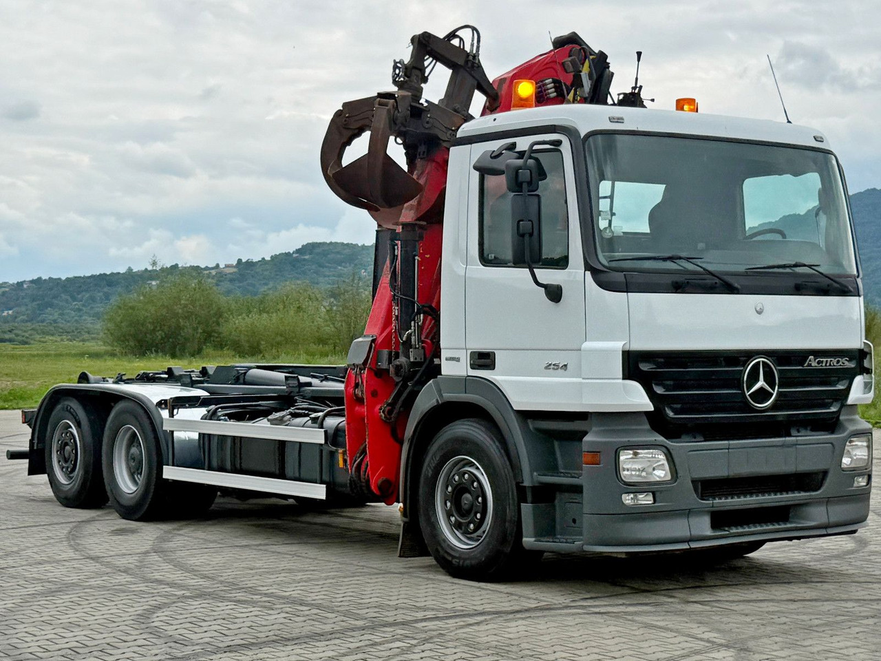 Mercedes-Benz ACTROS 2541 * ABROLLKIPPER * EPSILON E140Z81*TOP - Kamion sa hidrauličnom kukom, Kamion sa dizalicom: slika 3 Mercedes-Benz ACTROS 2541 * ABROLLKIPPER * EPSILON E140Z81*TOP - Kamion sa hidrauličnom kukom, Kamion sa dizalicom: slika 3