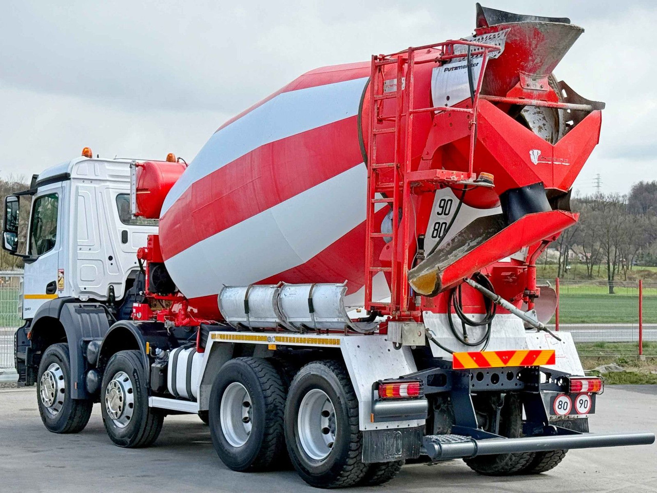 Mercedes-Benz AROCS 3240 * Betonmischer * 8x4 * TOPZUSTAND - Mikser za beton: slika 4 Mercedes-Benz AROCS 3240 * Betonmischer * 8x4 * TOPZUSTAND - Mikser za beton: slika 4