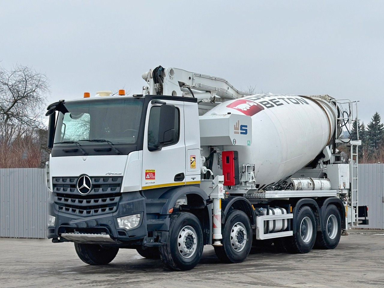 Mercedes-Benz AROCS 3743 * Betonpumpe + FUNK * 8x4 * TOP - Auto pumpa za beton: slika 2 Mercedes-Benz AROCS 3743 * Betonpumpe + FUNK * 8x4 * TOP - Auto pumpa za beton: slika 2