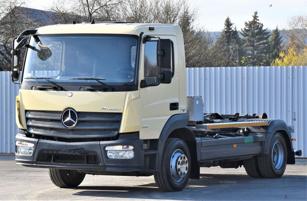 Mercedes-Benz ATEGO 1221 * ABROLLKIPPER * TOPZUSTAND Mercedes-Benz ATEGO 1221 * ABROLLKIPPER * TOPZUSTAND - Kamion sa hidrauličnom kukom, Kamion sa dizalicom: slika 4 Mercedes-Benz ATEGO 1221 * ABROLLKIPPER * TOPZUSTAND Mercedes-Benz ATEGO 1221 * ABROLLKIPPER * TOPZUSTAND - Kamion sa hidrauličnom kukom, Kamion sa dizalicom: slika 4