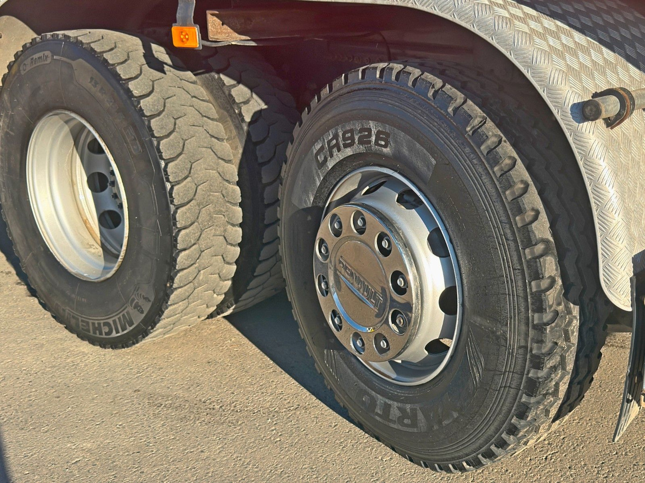 Istovarivač, Kamion sa dizalicom Renault C430 * HIAB 144 BS - 3 HIDUO+ FUNK/ 6x2: slika 8 Istovarivač, Kamion sa dizalicom Renault C430 * HIAB 144 BS - 3 HIDUO+ FUNK/ 6x2: slika 8