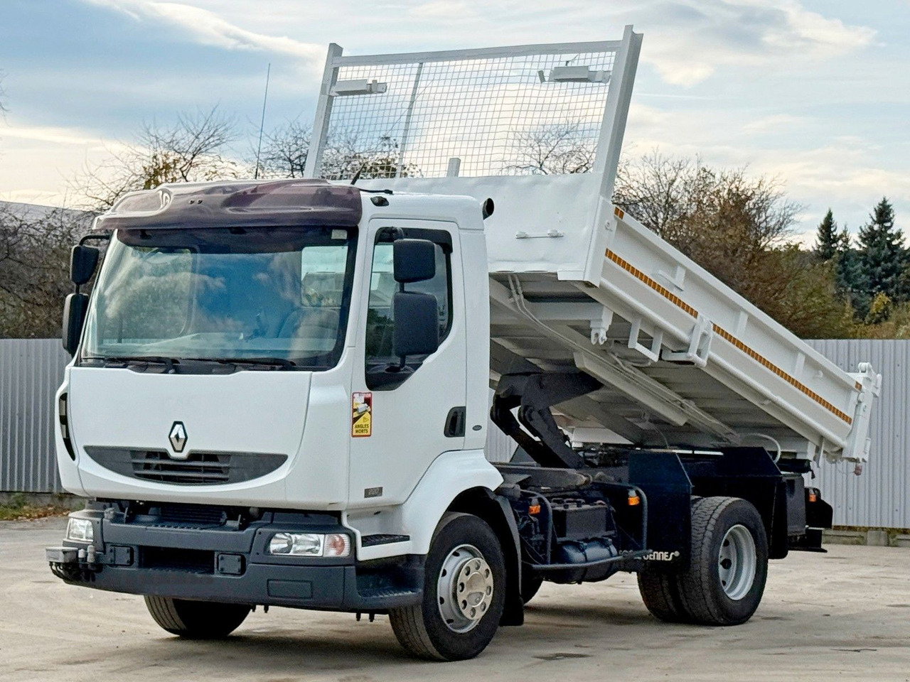Renault MIDLUM 220 DCI *KIPPER 3,80m * BORDMATIC - Istovarivač, Kamion sa dizalicom: slika 2 Renault MIDLUM 220 DCI *KIPPER 3,80m * BORDMATIC - Istovarivač, Kamion sa dizalicom: slika 2