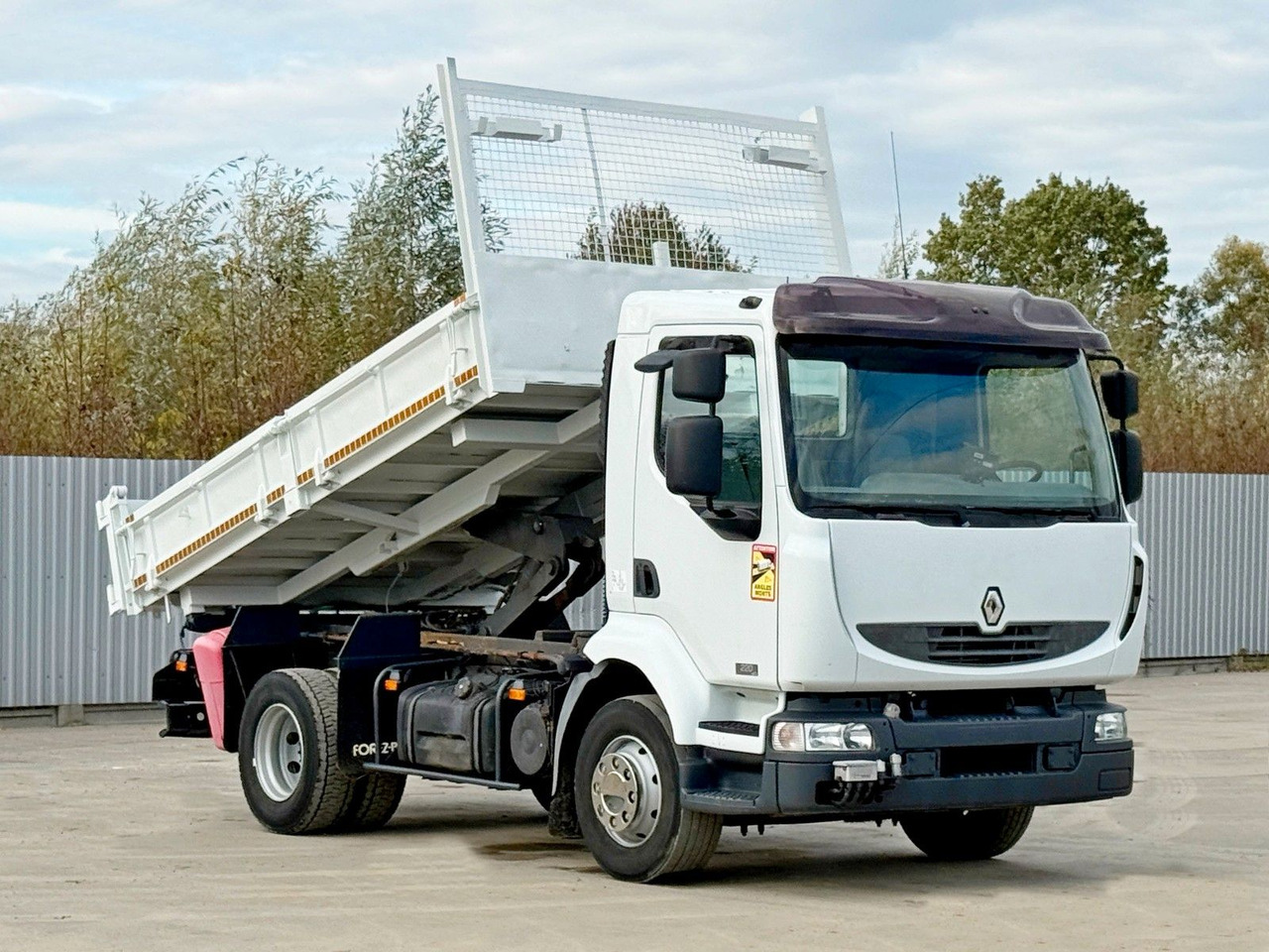 Renault MIDLUM 220 DCI *KIPPER 3,80m * BORDMATIC - Istovarivač, Kamion sa dizalicom: slika 1 Renault MIDLUM 220 DCI *KIPPER 3,80m * BORDMATIC - Istovarivač, Kamion sa dizalicom: slika 1