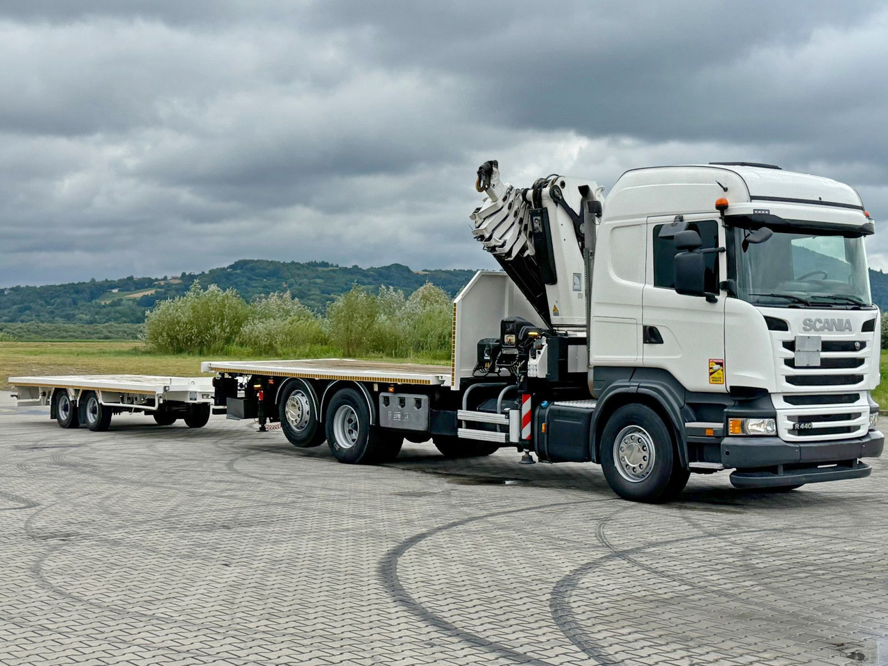 Scania R440 * HIAB 422 E-6 HIPRO + FUNK + Anhänger! 6x4 - Kamion sa dizalicom: slika 3 Scania R440 * HIAB 422 E-6 HIPRO + FUNK + Anhänger! 6x4 - Kamion sa dizalicom: slika 3