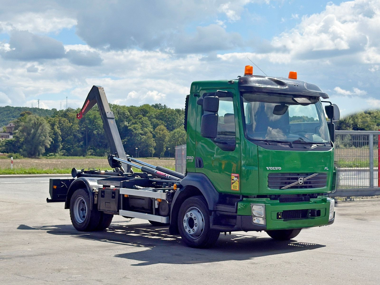 Volvo FL 280 * Abrollkipper * TOPZUSTAND - Kamion sa hidrauličnom kukom: slika 2 Volvo FL 280 * Abrollkipper * TOPZUSTAND - Kamion sa hidrauličnom kukom: slika 2