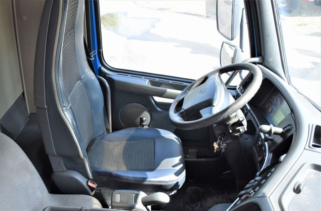 Interior photo 1:  Lizing Volvo FMX 370 Kipper 4,90m *EPSILON Q150Z/FUNK*6x4 Volvo FMX 370 Kipper 4,90m *EPSILON Q150Z/FUNK*6x4 Volvo FMX 370 Kipper 4,90m *EPSILON Q150Z/FUNK*6x4 Volvo FMX 370 Kipper 4,90m *EPSILON Q150Z/FUNK*6x4