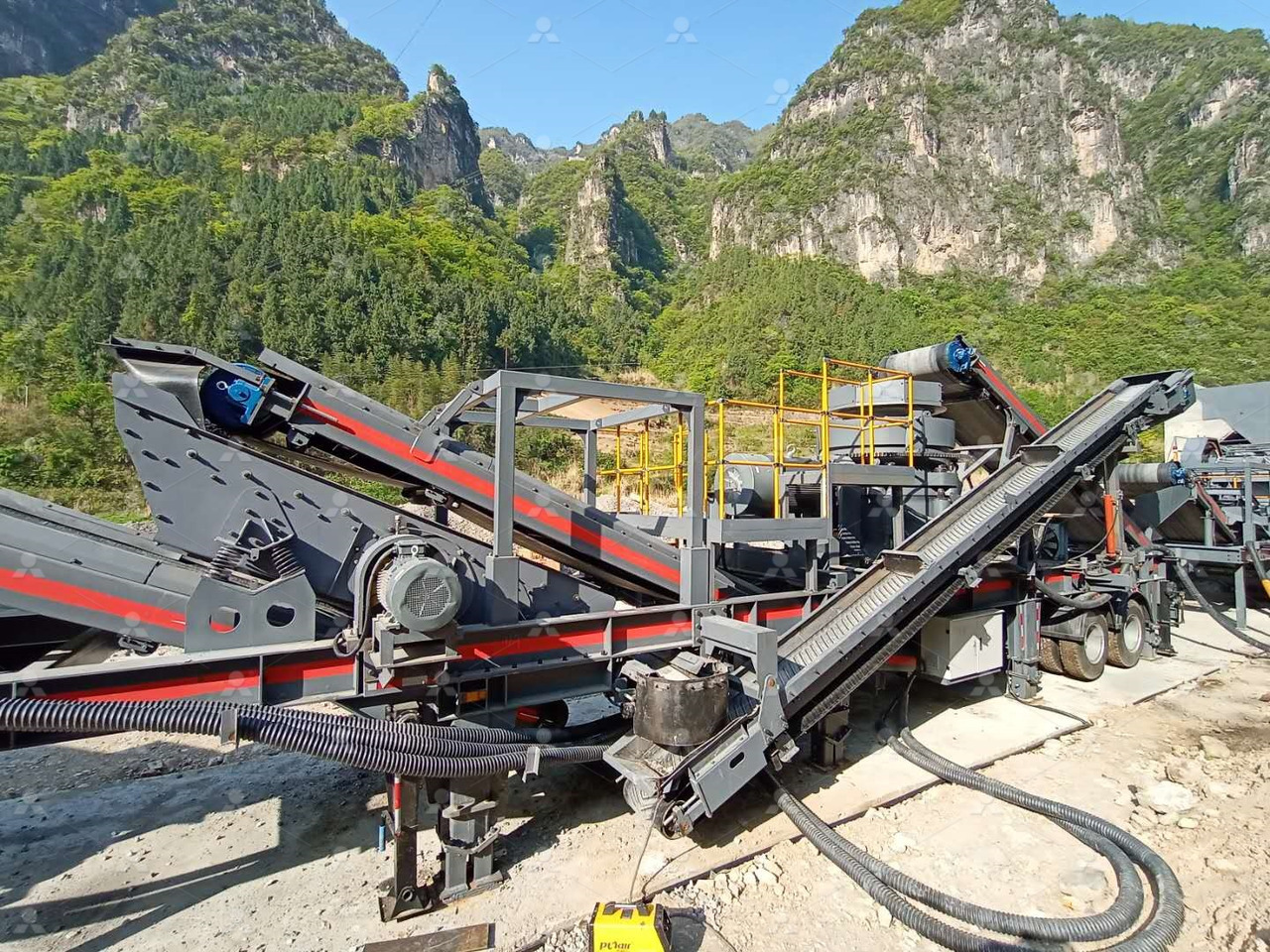 LIMING NK series mobile crusher - Mobilna drobilica: slika 1 LIMING NK series mobile crusher - Mobilna drobilica: slika 1