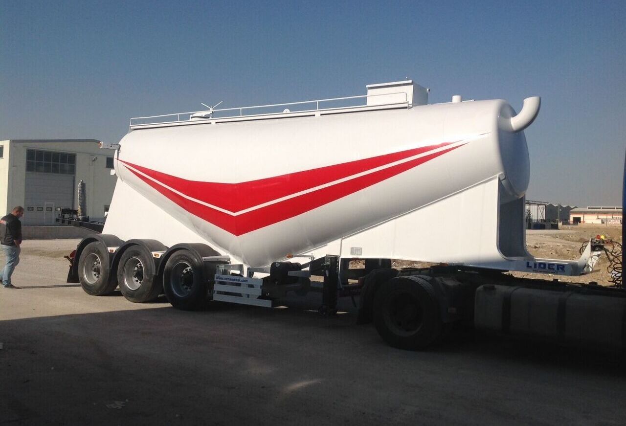 LIDER 2022 year new Slurry Tanker Farmer Agriculture Field Tanker - Poluprikolica cisterna: slika 1 LIDER 2022 year new Slurry Tanker Farmer Agriculture Field Tanker - Poluprikolica cisterna: slika 1