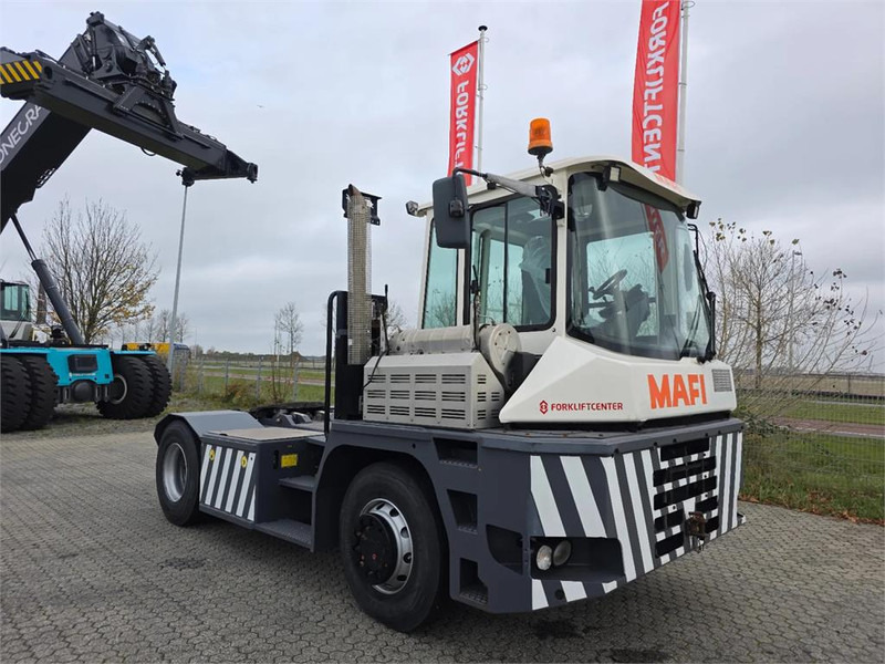 Mafi R332 4x4 - Terminalni traktor: slika 1 Mafi R332 4x4 - Terminalni traktor: slika 1