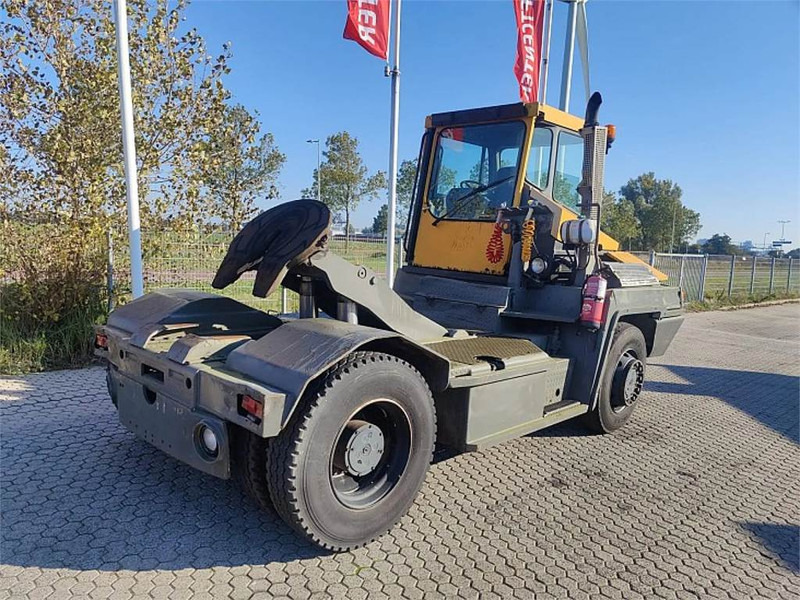 Terberg RT222 4x4 - Terminalni traktor: slika 4 Terberg RT222 4x4 - Terminalni traktor: slika 4