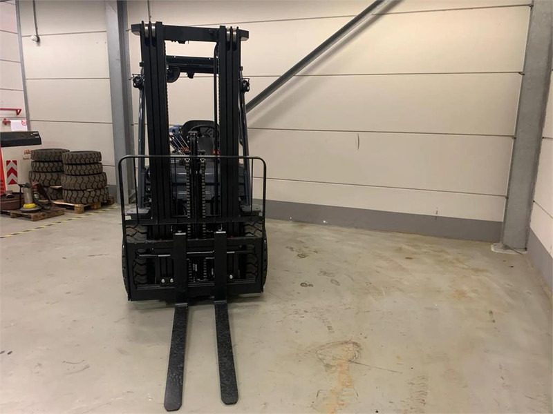 Toyota 02-8FGF30 - Gasni viljuškar: slika 5 Toyota 02-8FGF30 - Gasni viljuškar: slika 5