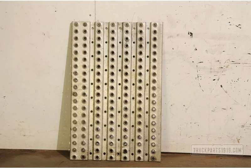 MAN Body & Chassis Parts Bordes - Karoserija i eksterijer za Kamion: slika 1 MAN Body & Chassis Parts Bordes - Karoserija i eksterijer za Kamion: slika 1