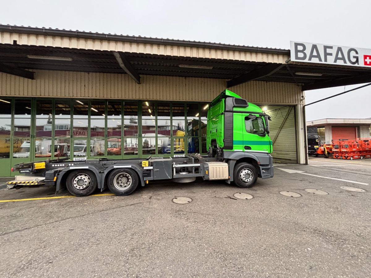 MERCEDES 2543 6x2 - Kamion za prevoz kontejnera/ Kamion sa promenjivim sandukom: slika 2 MERCEDES 2543 6x2 - Kamion za prevoz kontejnera/ Kamion sa promenjivim sandukom: slika 2