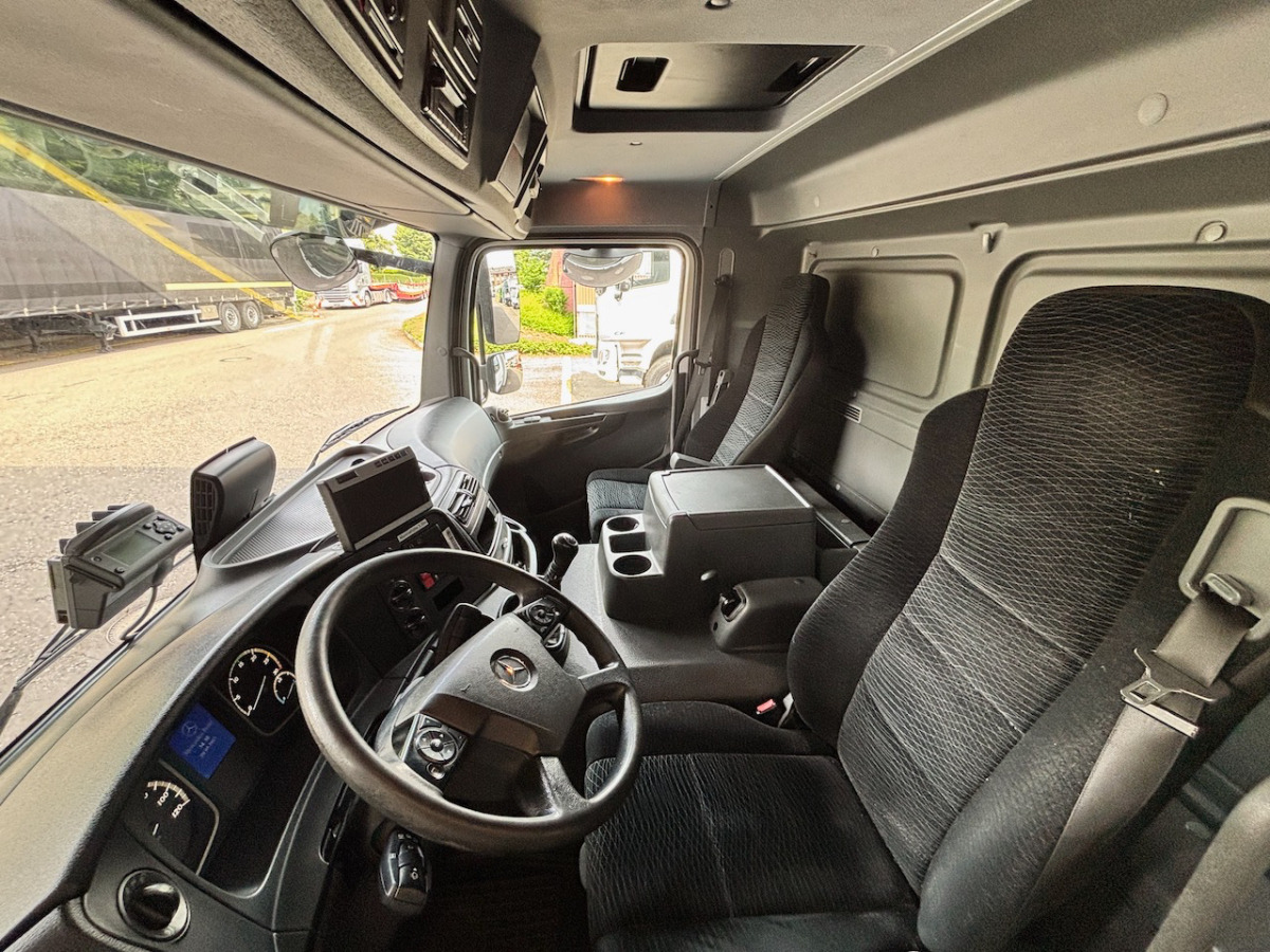 MERCEDES Atego 1530 - Kamion sa zatvorenim sandukom: slika 4 MERCEDES Atego 1530 - Kamion sa zatvorenim sandukom: slika 4