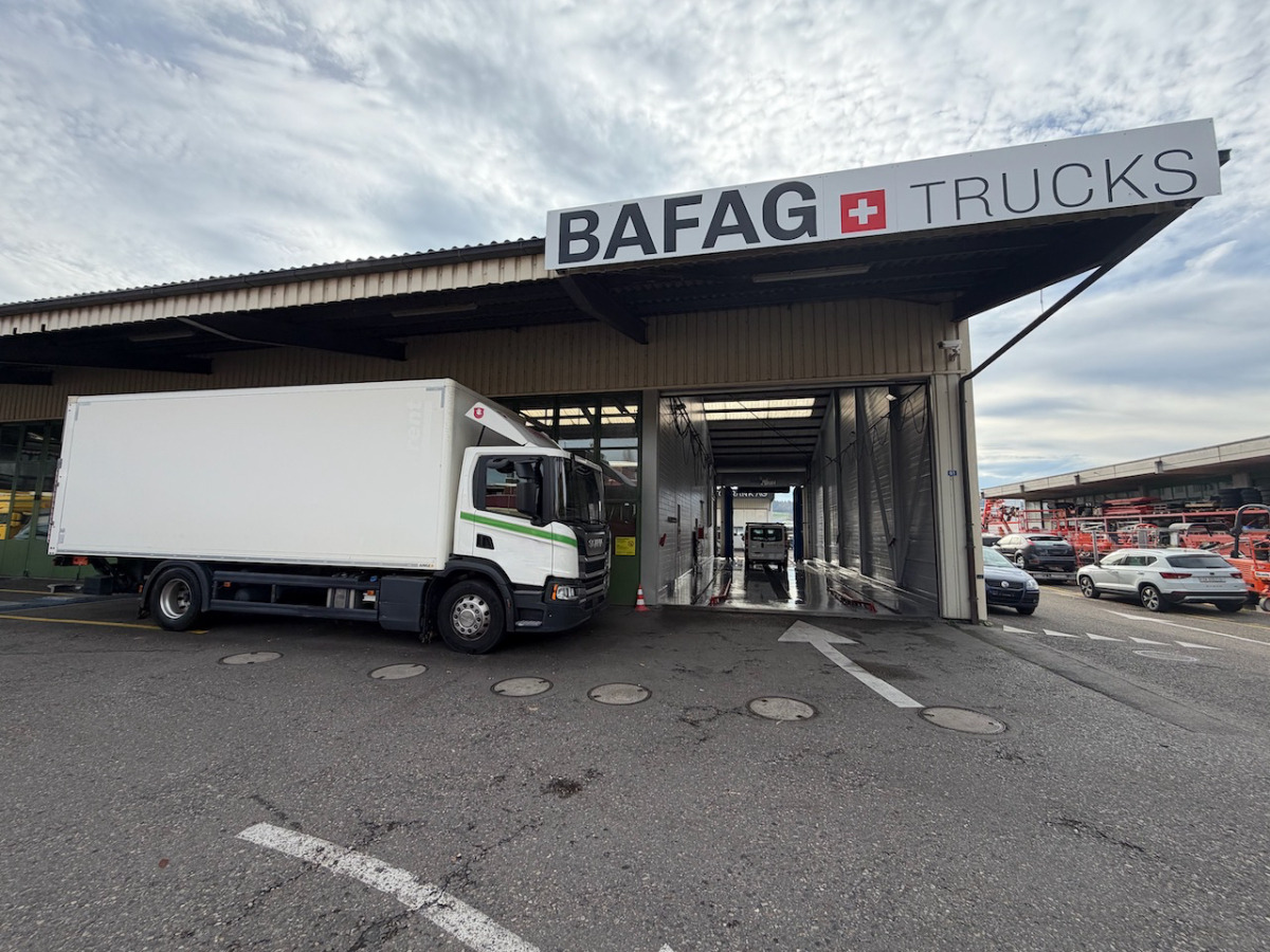 SCANIA P280 - Kamion sa zatvorenim sandukom: slika 2 SCANIA P280 - Kamion sa zatvorenim sandukom: slika 2