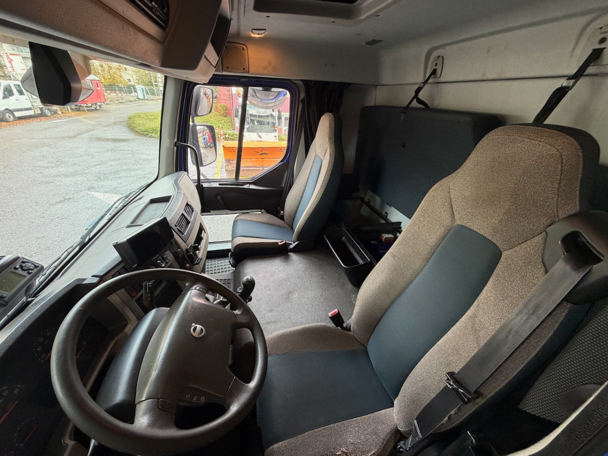 VOLVO FL-280 4x2R - Kamion sa zatvorenim sandukom: slika 4 VOLVO FL-280 4x2R - Kamion sa zatvorenim sandukom: slika 4