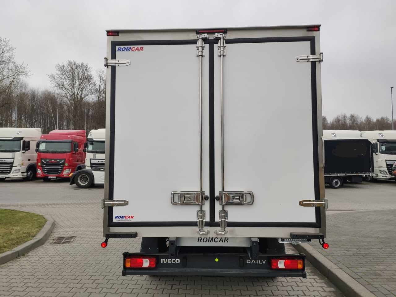 Iveco Daily 35C18 Tiefkühlkoffer -20°C - Dostavno vozilo hladnjača: slika 3 Iveco Daily 35C18 Tiefkühlkoffer -20°C - Dostavno vozilo hladnjača: slika 3