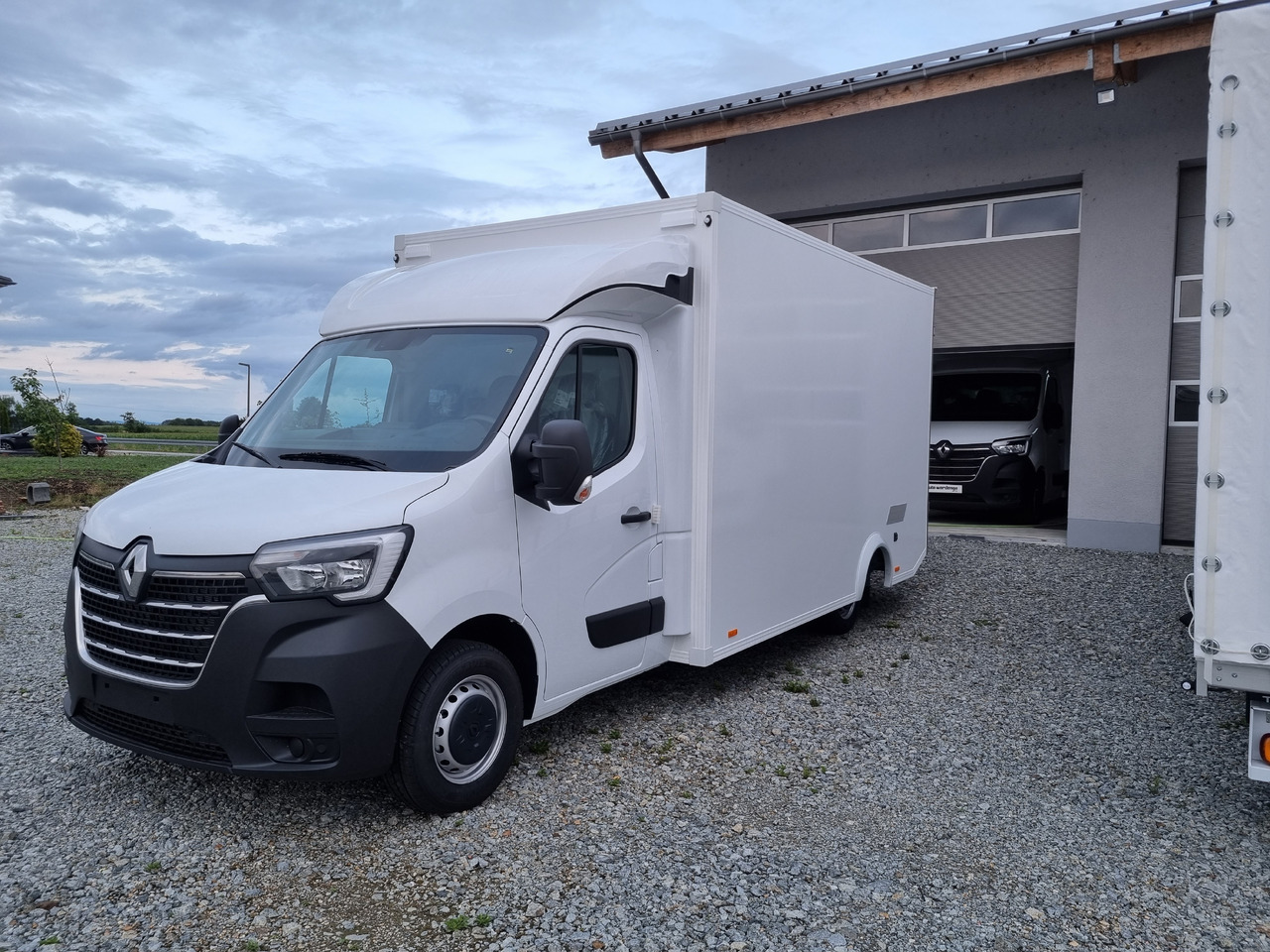 Novu Dostavno vozilo sa zatvorenim sandukom Renault Master 165 Koffer Platform Tiefrahmen: slika 7 Novu Dostavno vozilo sa zatvorenim sandukom Renault Master 165 Koffer Platform Tiefrahmen: slika 7